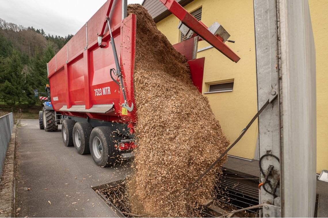 Anlieferung Holzhackschnitzel, Käserei Kottwil